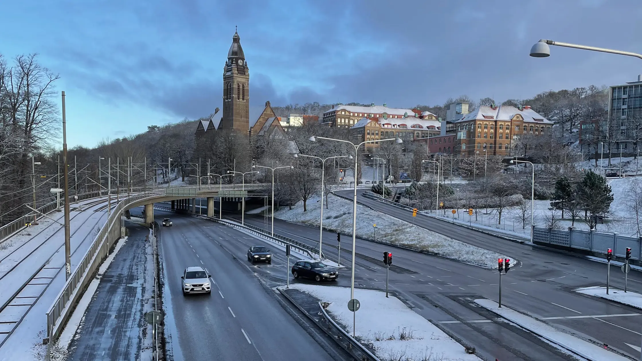 Trafik på Dag Hammarskjöldsleden vid Annedalsmotet