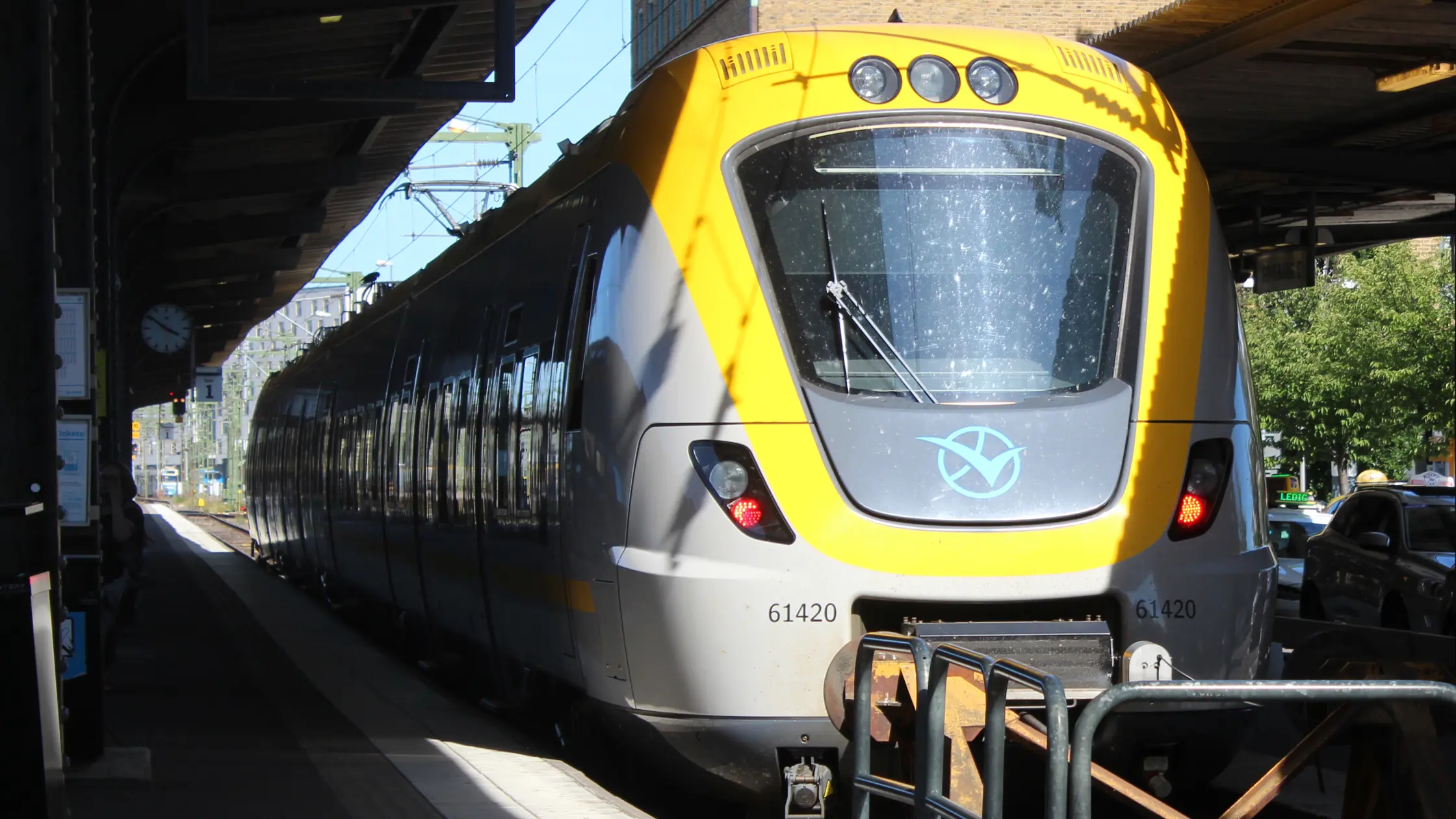 Västtåg står still på perrongen på Göteborg C.